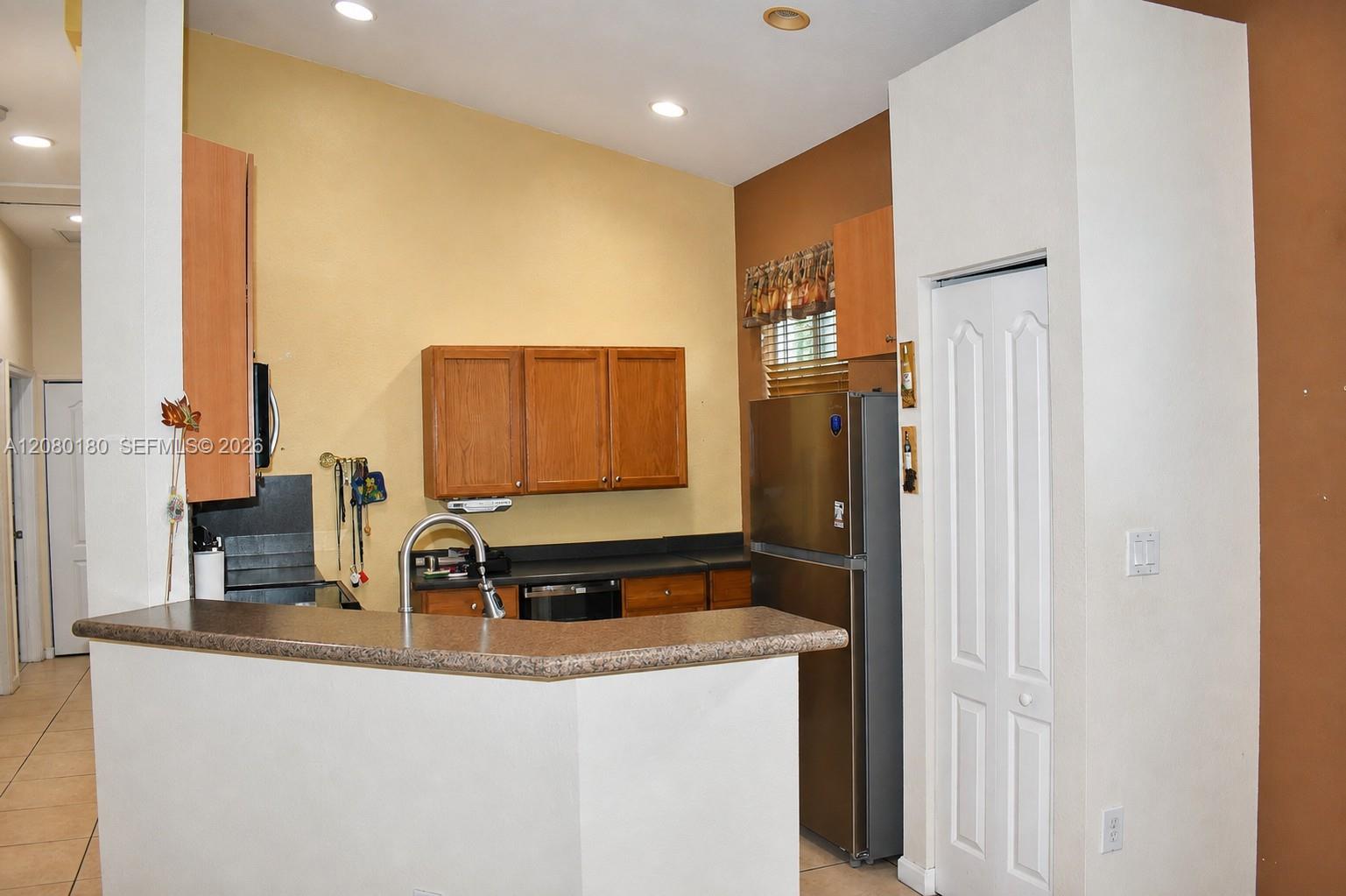 3745 NE 23 Ct thumbnail 14